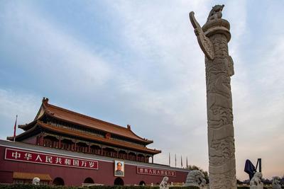 天安门广场30年的等和效应***格局